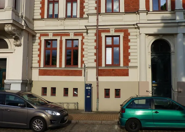 Vis-a-vis-berliner-tor * 슈베린